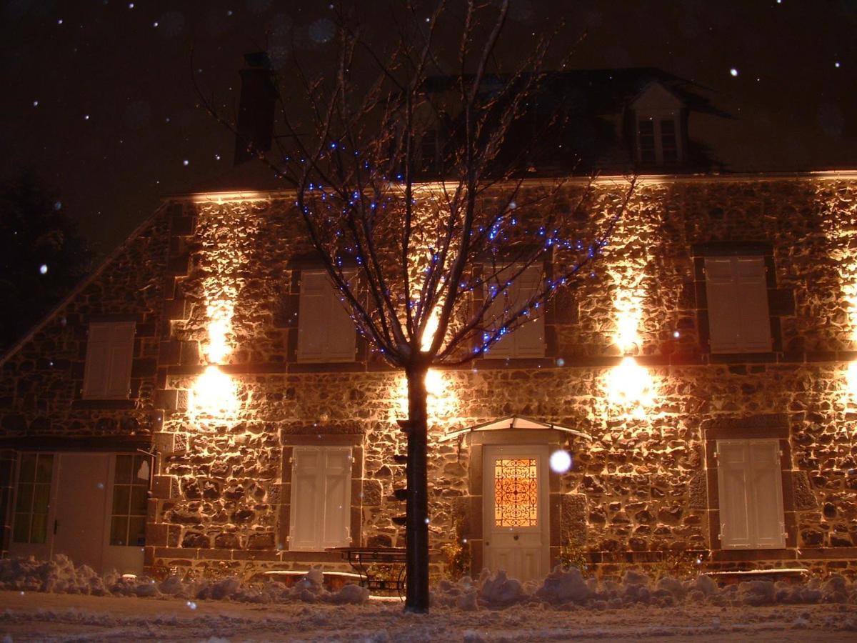 Maison D'Hotes La Nichee Rochefort-Montagne Exteriér fotografie